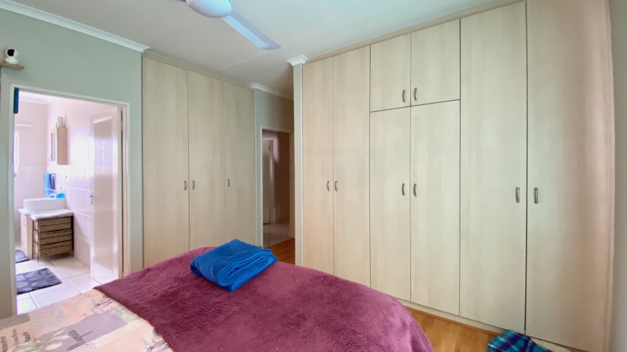 5 Bedroom Property for Sale in Port Owen Western Cape